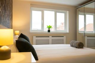 Kirkstall House by Alt-Stay Accommodation - 15 Percent Off stays over 7 nights - Wakefield - 1