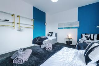 Large flat Salford free parking - 8