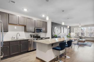 Luxe King 3 Bedroom Suite in North Raleigh - Wake Forest - 8