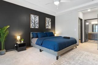 Luxe King 2 Bedroom Suite in North Raleigh - 4
