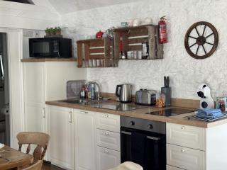 The Parlour Cotswolds Farm Stay With Pool - 5