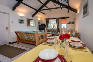 Camellia Cottage - 5