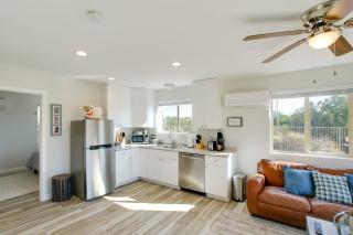 Poolside Relaxation Couples Retreat in Peoria! - 3