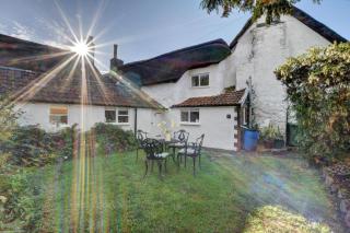 Monks Cottage - 9