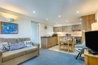 2a Mariners Apartments - 8