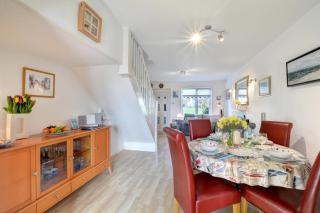 Lowen Cottage - 2