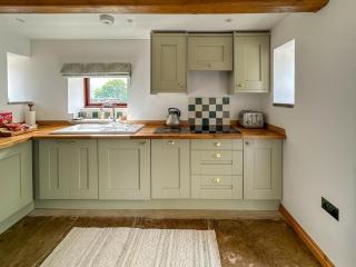 Red Squirrel Cottage - 2