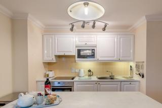32 St Brides Bay View Apts - 1