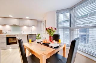 The Admirals Room 2 - 9