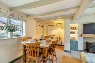 Oak Tree Thatched Cottage - Eccleshall - 2
