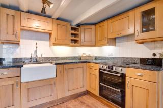 Storm Cottage - Robin Hood's Bay - 8
