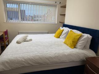 Tranquil Leicester Retreat in Oadby - 4