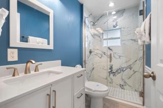 AMI BeachHouse, SLEEPS 13! Beach View, Rooftop Deck, SwimSpa, Pool Table, Putting Green - 7