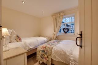 Peony Rose Cottage - 2