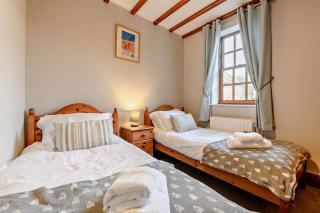 Salty Dog Cottage - 2