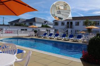 Pool and Valley View - Mawgan Porth - 0