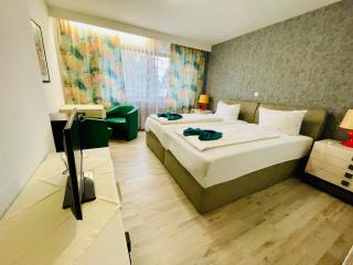 Pension De Lux Rain - 9