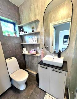 Lake cottage with beautiful view - Akranes - 3