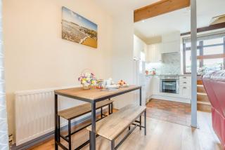 Moles Burrow - Poughill - 4
