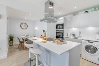 Coastal Corner - P6 - Woolacombe - 1