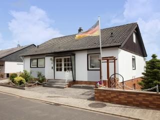 Malerisches Ferienhaus in Reil - 5