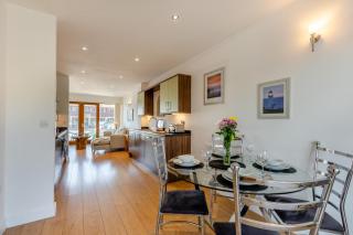 Swan House - 6
