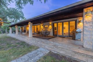 Ultimate Hill Country Retreat, POOL, Creek, Sleeps 10 - 7