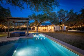 Ultimate Hill Country Retreat, POOL, Creek, Sleeps 10 - Dripping Springs - 3