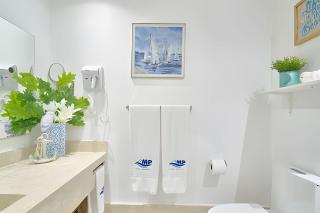 Caribbean Beachfront Suite - 2