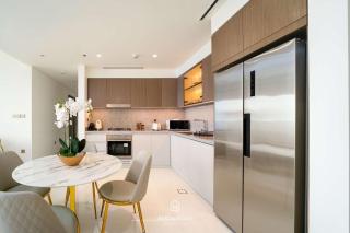 Beachfront 2B with Stunning Sea and Sunset Views Grand Bleu - 5