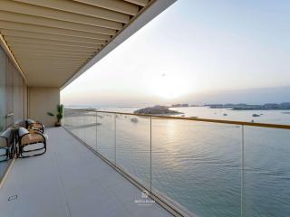 Beachfront 2B with Stunning Sea and Sunset Views Grand Bleu - 0