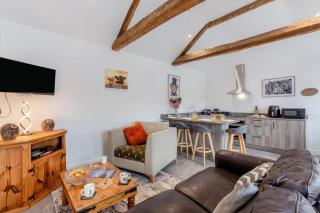 Two Hoots Cottage - 2
