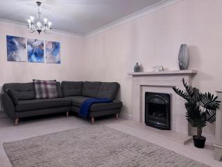 Spacious 4BD House with Character in Coventry - 9