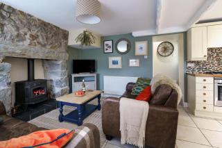 Marina Beach Cottage - 3