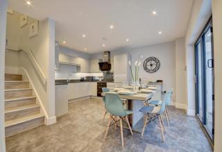 Hectors House - 9