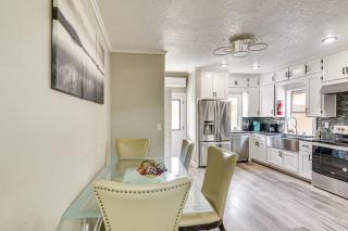 Walk to Harrisburg Blvd: East Downtown Houston Apt - 6
