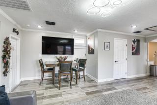 Walkable Apt 2 Mi to Dtwn Houston Retreat! - 4