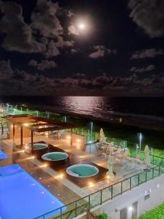 Apartamento Frente Mar, Churrasqueira, Piscina, Jacuzzi, 20 Minutos do Beto Carrero - Barra Velha - 3
