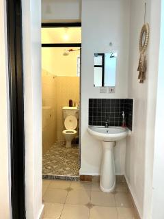 Cozy 1br milimani - 4