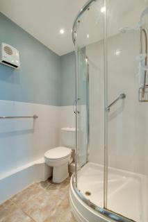 Flat 31 Clifton Court - 1