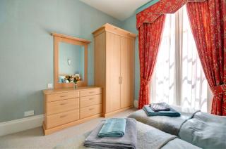 The Perfect Sea View Apartment - Scarborough - 5