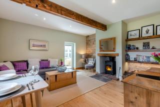 The Cottage - West Hall - 0
