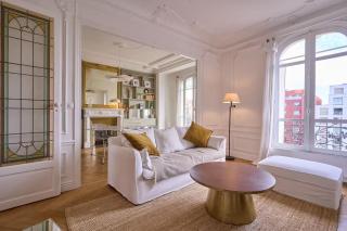 Grand appartement Haussmannien à 12 min de Paris - chic spacious classic Parisian apartment - 6