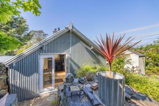 The Tin House - 7