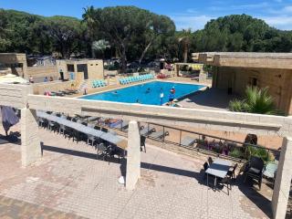 Camping les cigales bungalow tous équipés clim machine à lave - 1