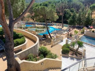 Camping les cigales bungalow tous équipés clim machine à lave - 7