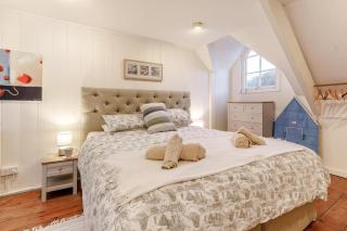 The Counting House - 1