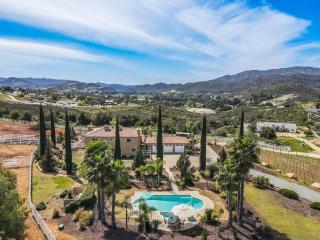 Villa on 5 Acre Vineyard Equestrian Estate, Pool & Hot tub, Events - 0