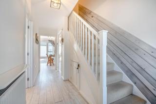 Beachside Cottage - 1