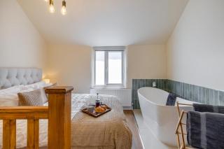 Wash House Cottage - Great Rowsley - 1
